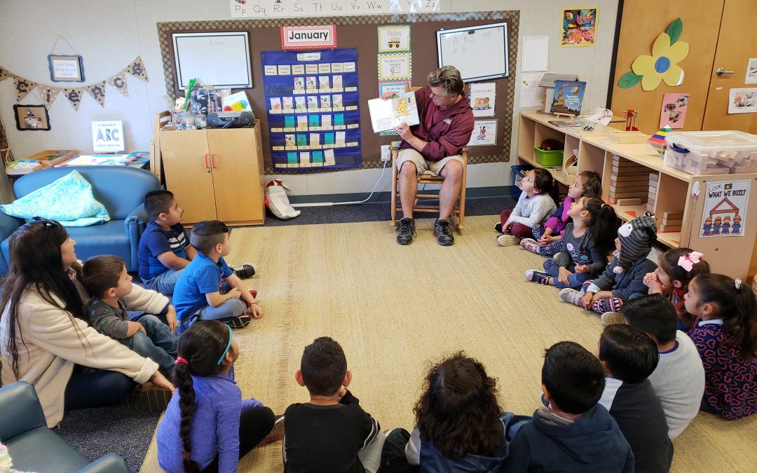 Steve Avalar reading to preschoolers